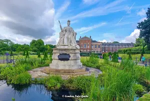 Join us as we visit Kensington Palace London, exploring royal history, fascinating facts, and sharing personal tips to help you plan your visit.