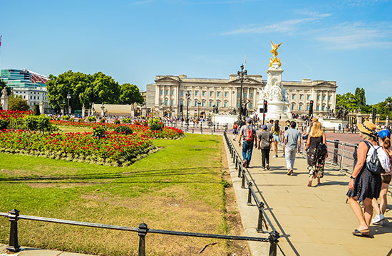 The outside gardens at Buckingham Palace.