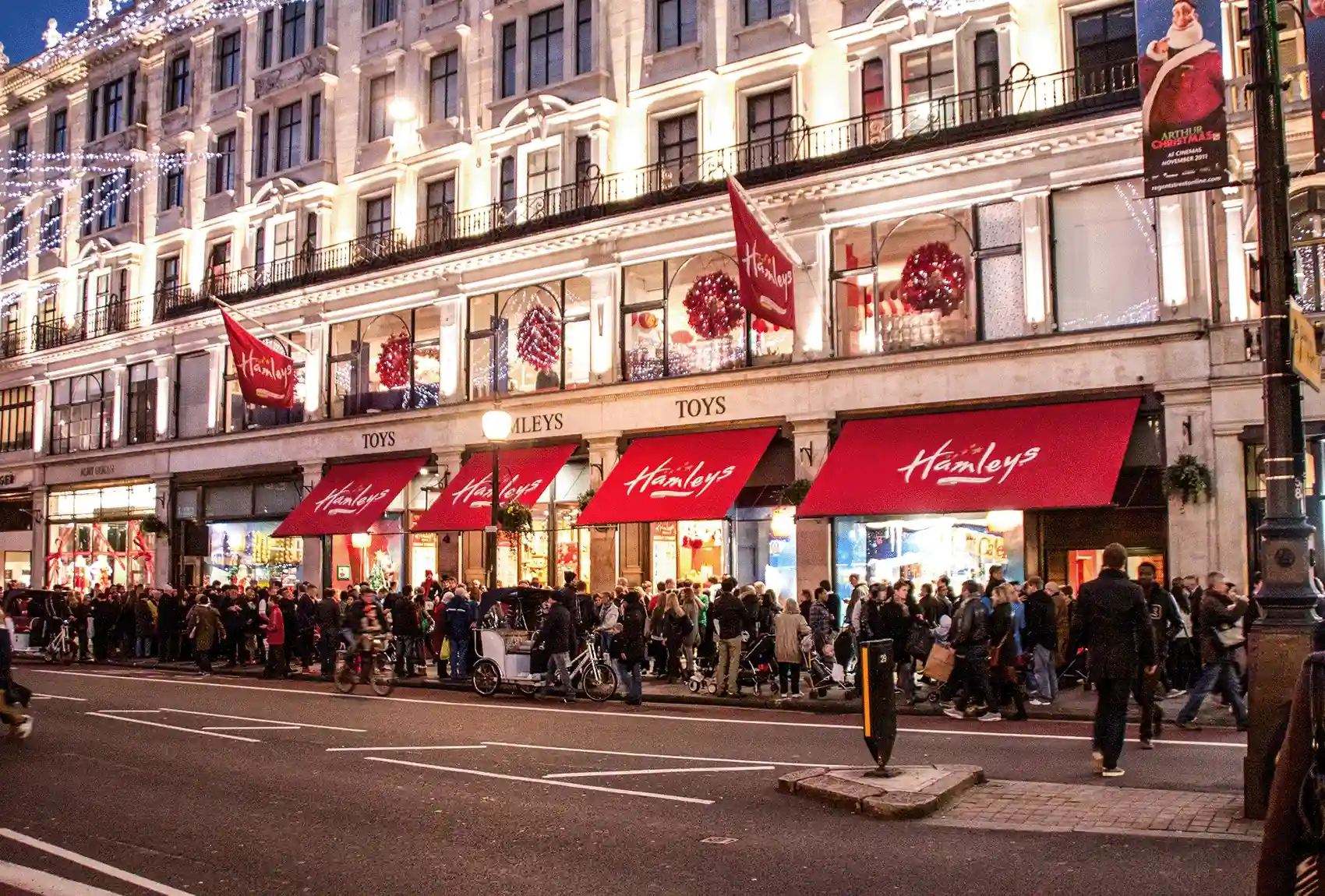 hamleys-toy-store-in-london-christmas-uk.webp