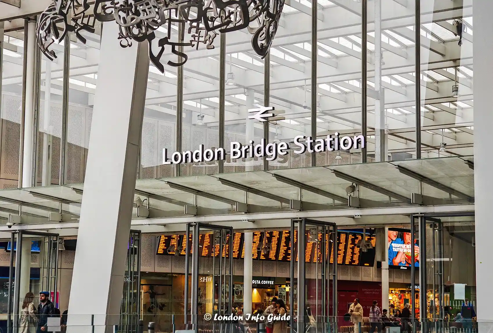 Entrance to the London Bridge Station.