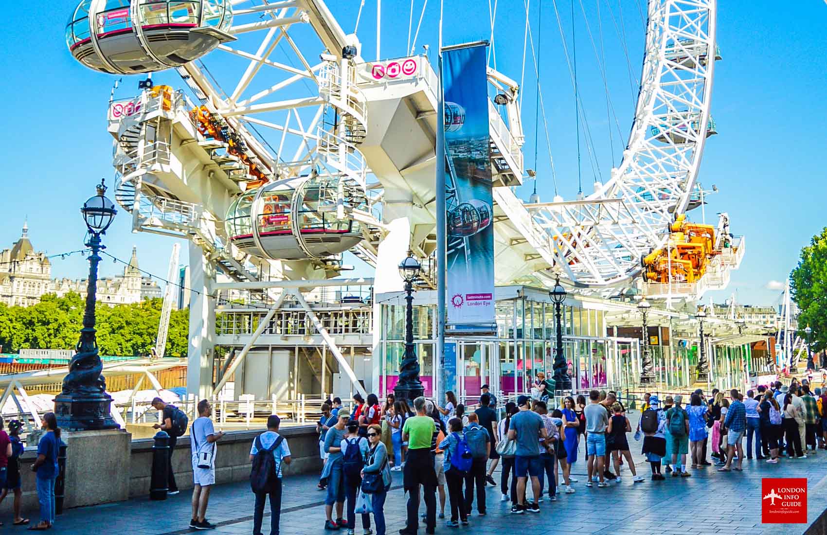 Queuing area to the London Eye.