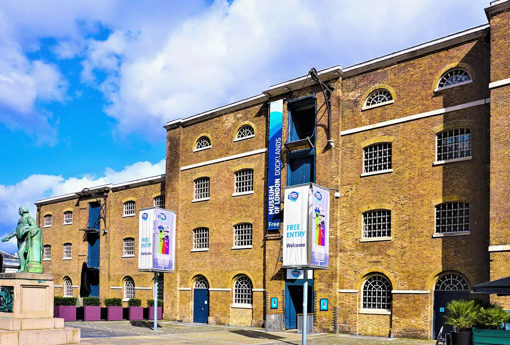 Docklands Museum entrance view.