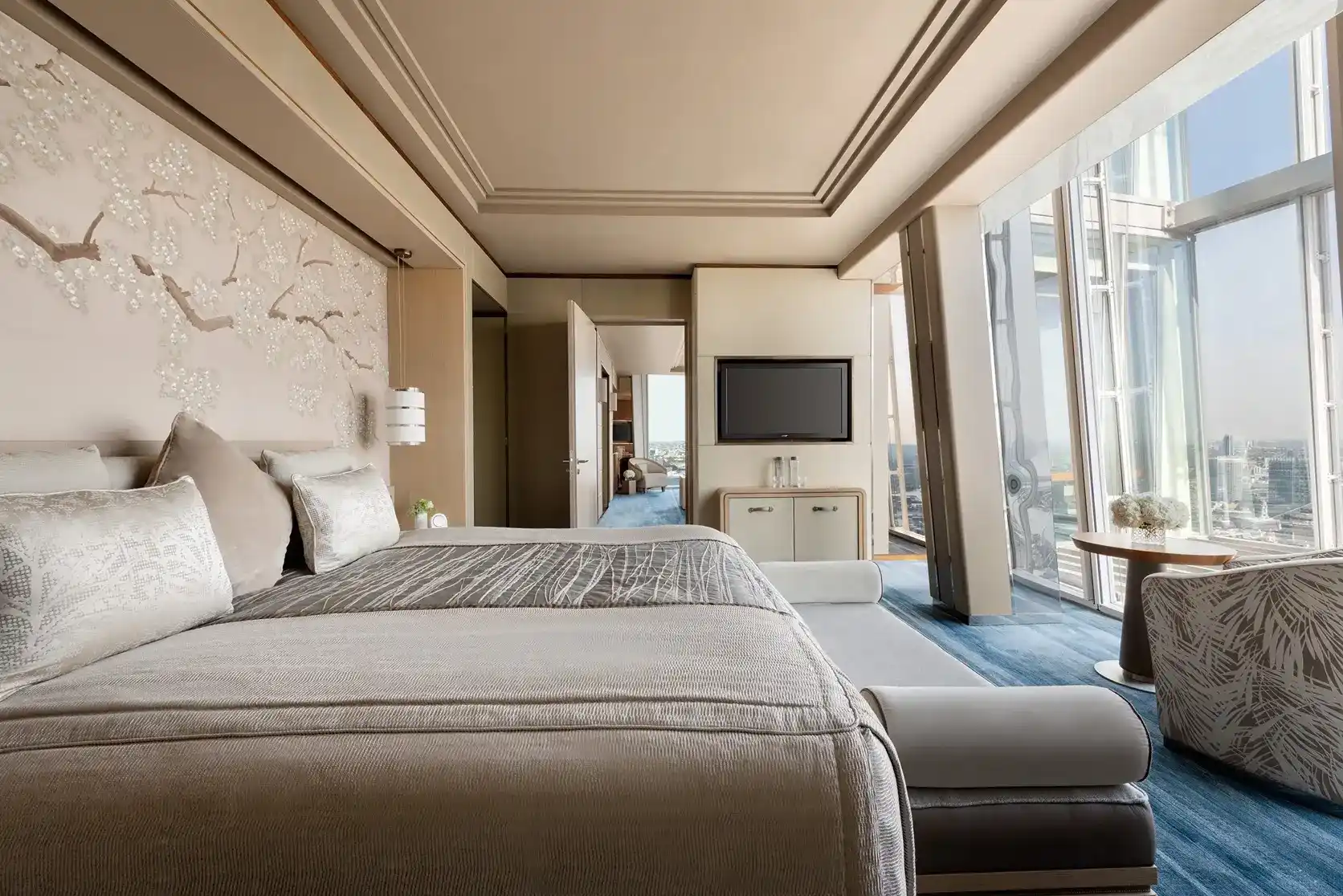 Shangri-La The Shard luxurious hotel room with panoramic city views