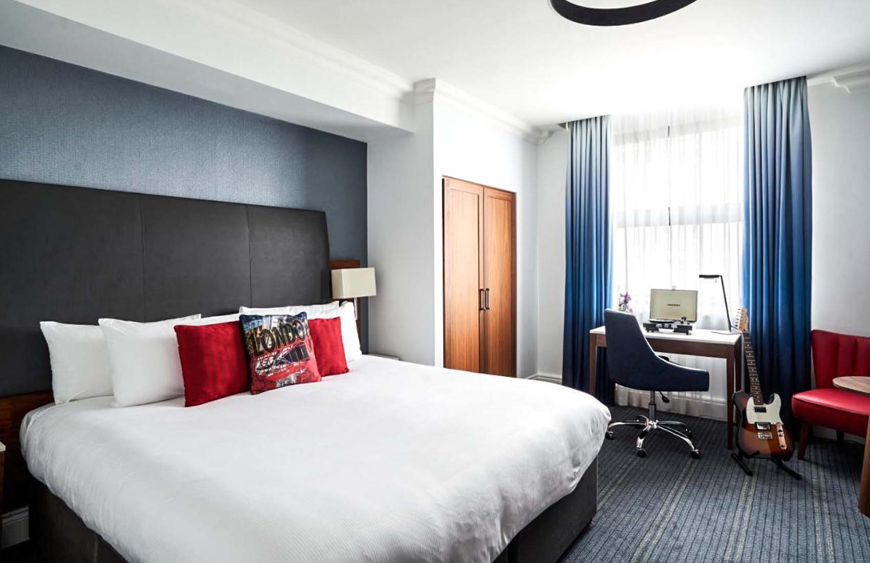 The Cumberland Hotel London.