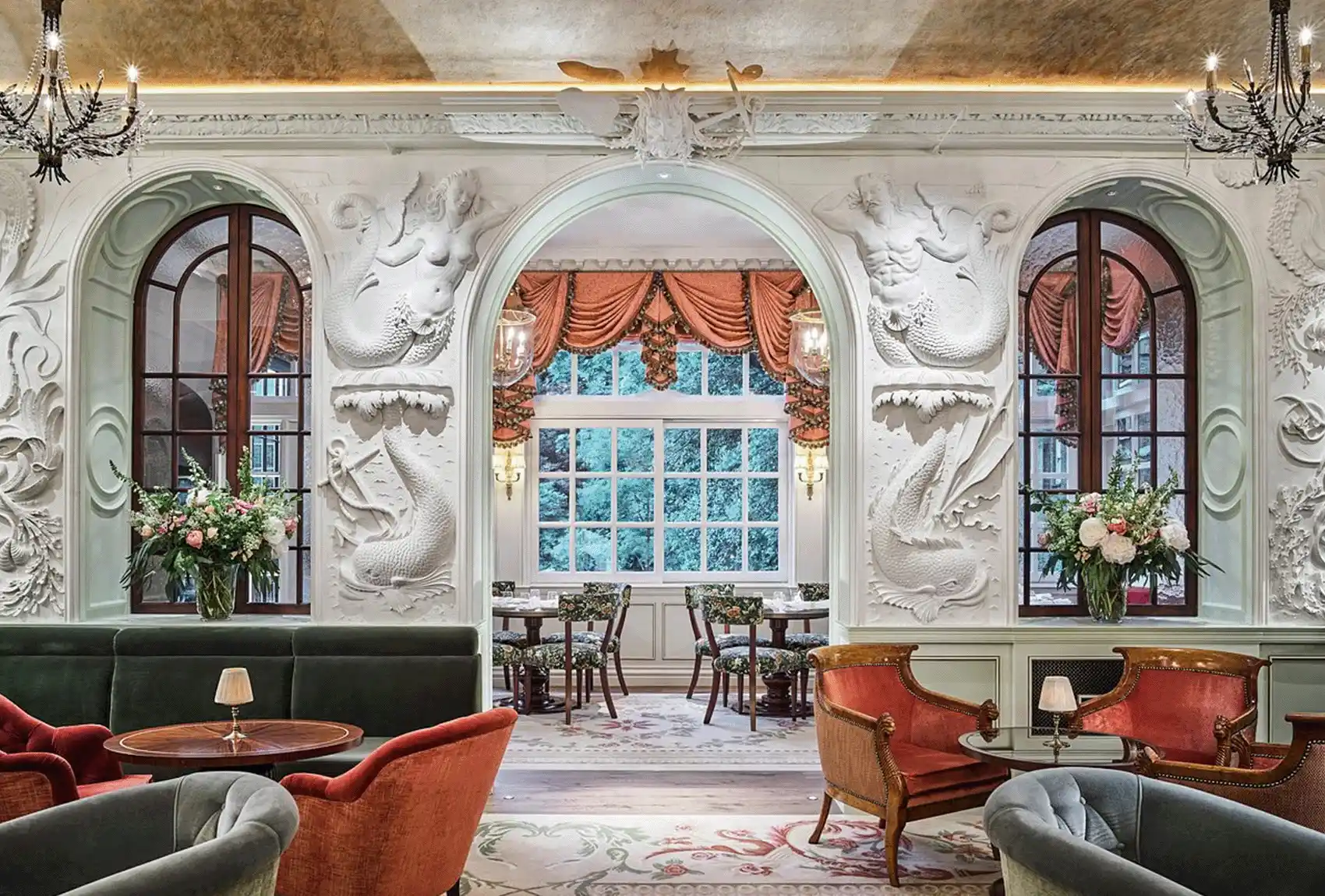 The Wellington Hotel London With Lavish Interior amenities.