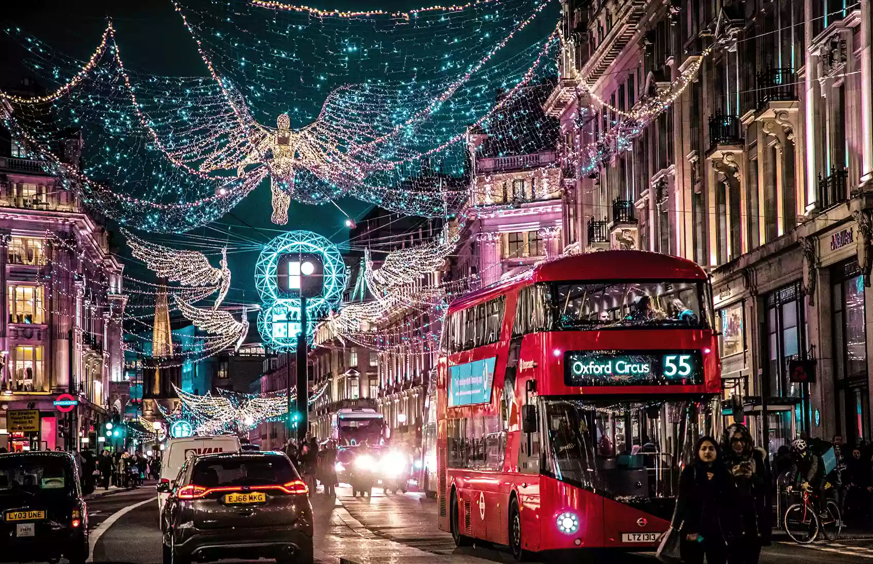 Prepare for your getaway trip to London in December with our helpful guide Discover all the travel advice from travel tips to things to do.